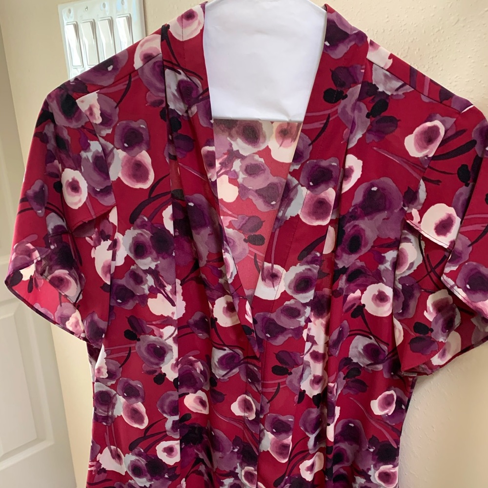 Calvin Klein floral blouse w/ Tulip sleeves size L